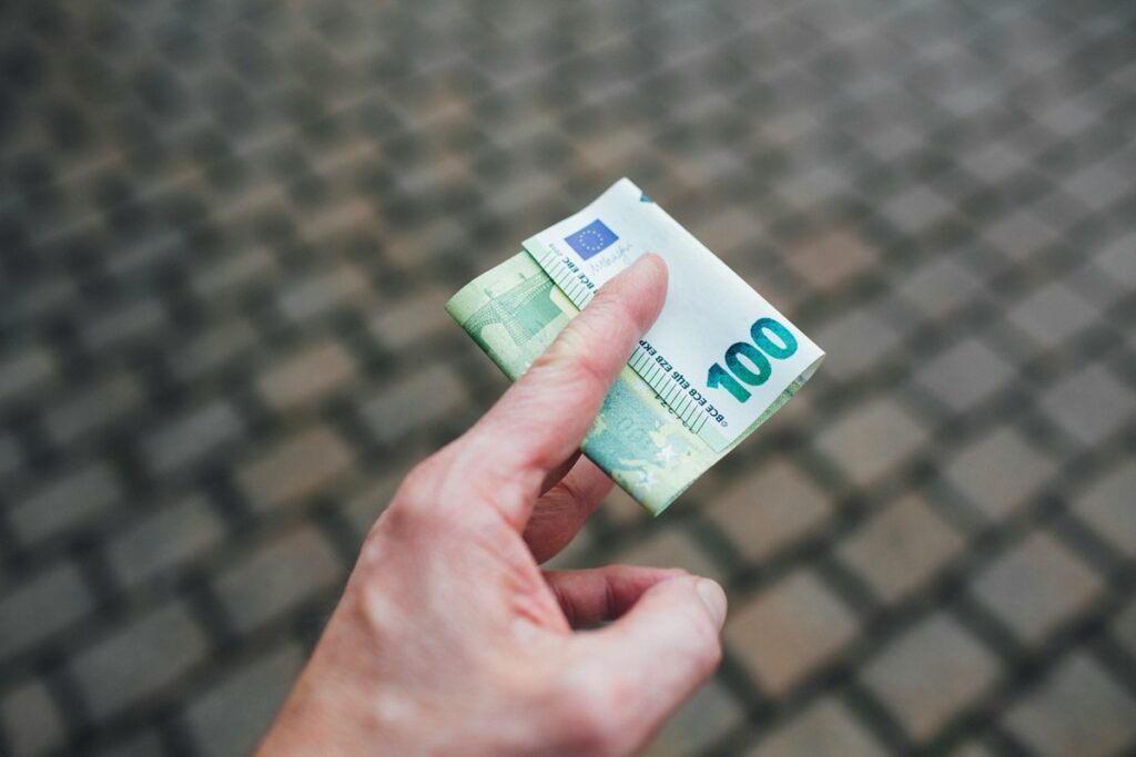 Pflegegrad 4 – wie viel Geld 2025